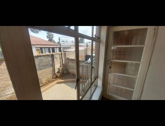 8 BEDROOM APARTMENT FOR SALE IN FISHERS HILL